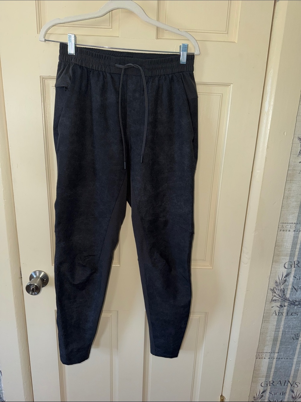 lululemon athletica Men's Black Fleece-Lined Joggers